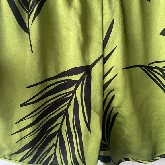 A New Day Green Leaf Print Women's Athletic Shorts - Picture 5 of 8